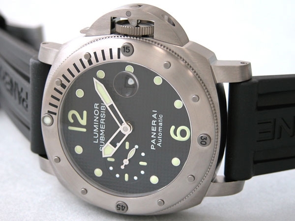 Panerai Luminor Submersible PAM00025 Black Dial Watch