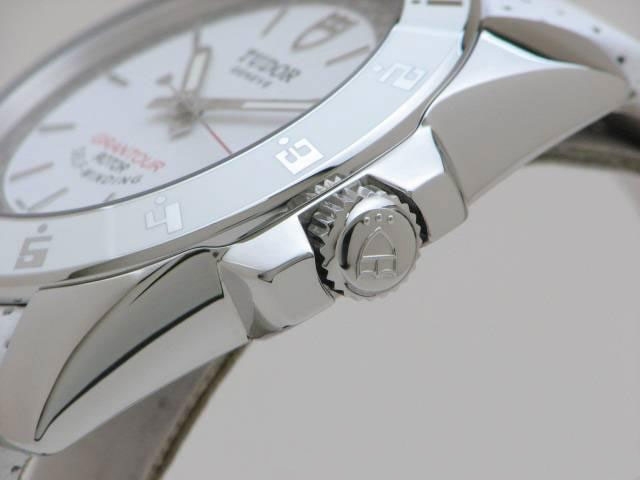 Automatic Tudor 20050 Mens White with luminescent applied stick hour markers and bar-shaped hands Watches