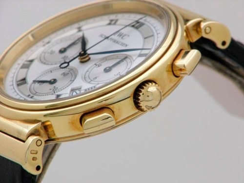 IWC IW3739001 Swiss Quartz 18k Yellow Gold Watch