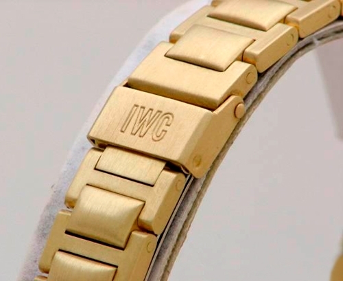 IWC IW6730 Swiss Quartz 18K Yellow Gold Watch